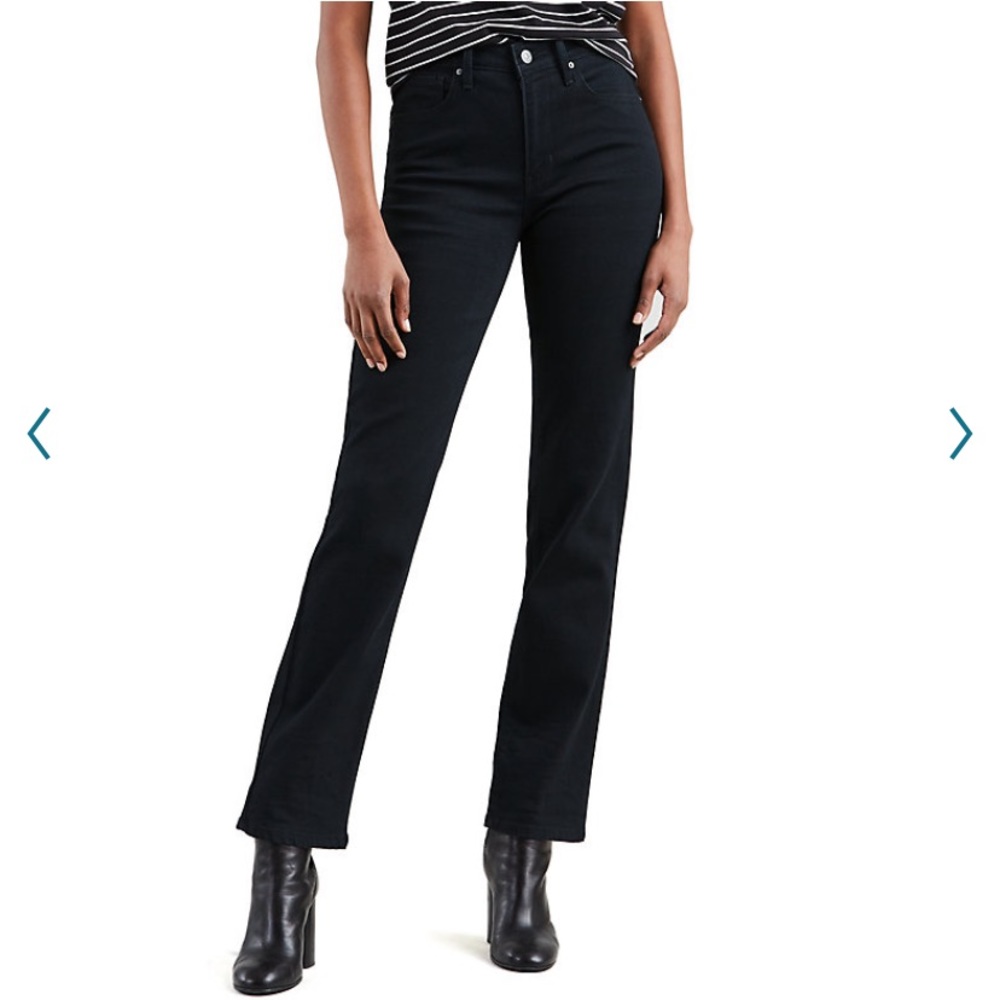 Levi's 724 High-Waisted Straight-Leg Jeans size 25